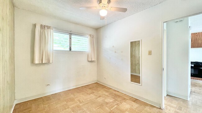 Building Photo - 2 BEDROOM UNIT WITH BALCONY AND BEAUTIFUL ...