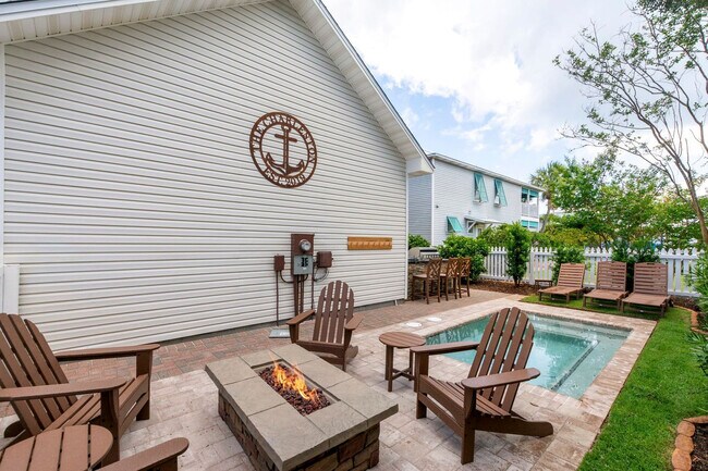 Building Photo - 4465 Clipper Cove