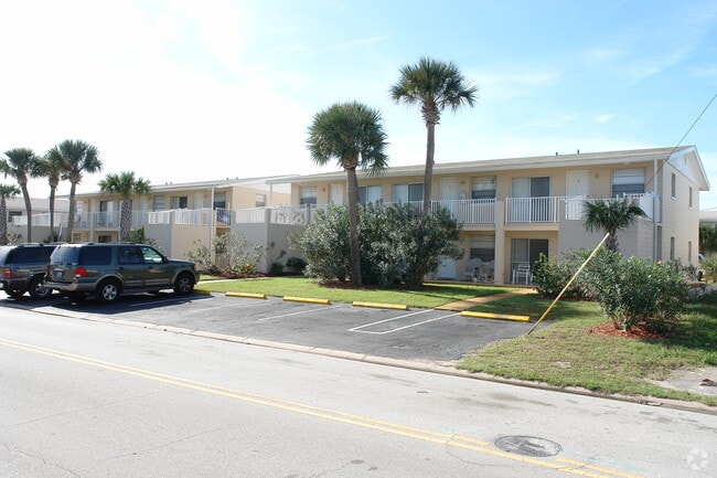 Primary Photo - 2411-2417 N Oleander Ave
