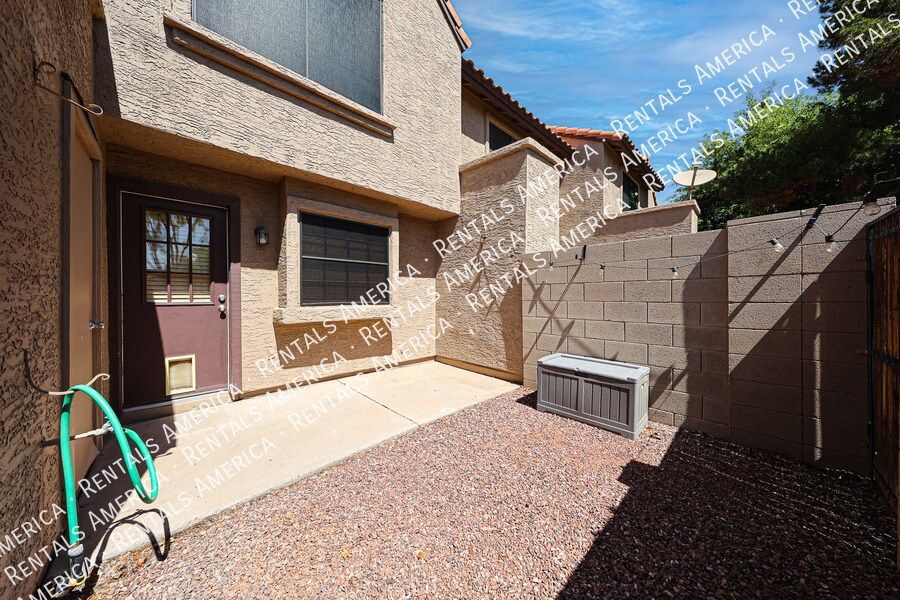 Building Photo - 3491 N Arizona Ave