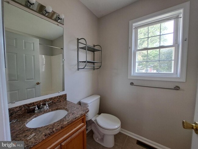 Building Photo - 107 Strawberry Way