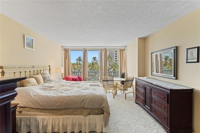 Building Photo - 4020 Galt Ocean Dr