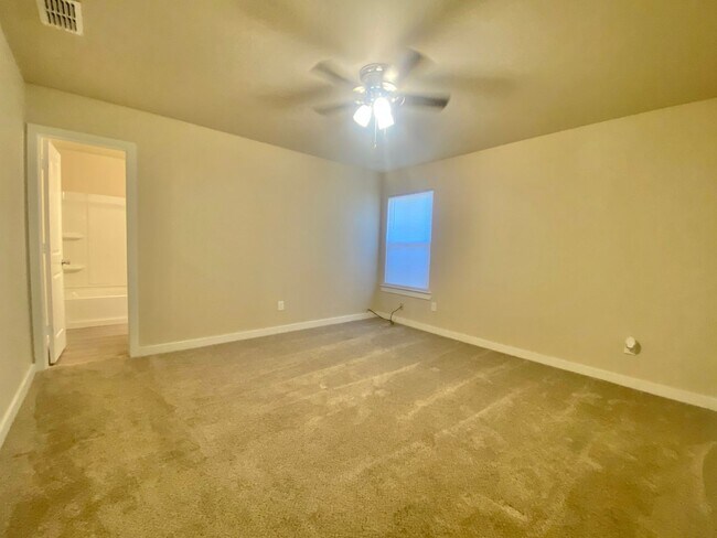 Building Photo - Great brick home near Texas Tech University
