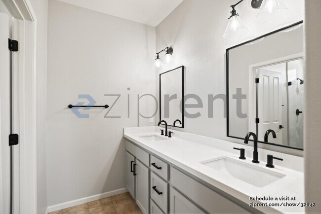 Building Photo - 634 Elderberry Dr