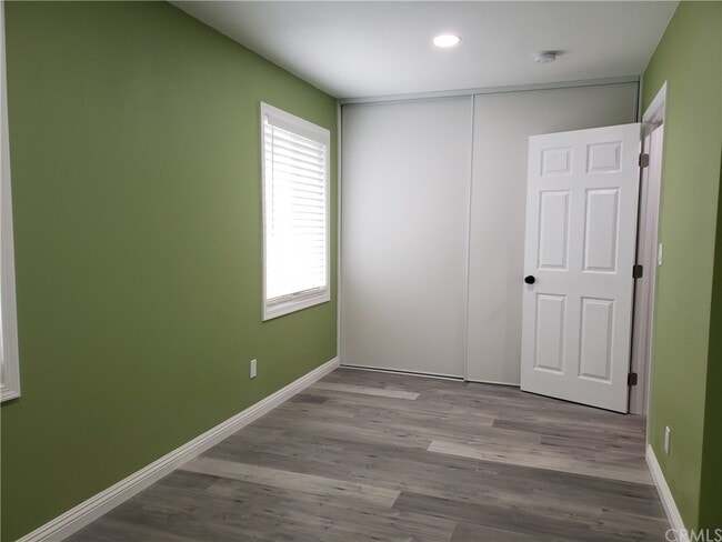 Building Photo - 14901 Silvertree Rd
