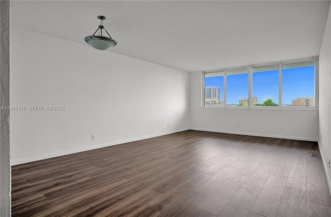 Building Photo - 9001 SW 77th Ave