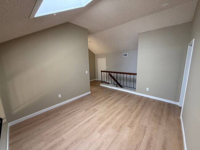 Building Photo - Newly Renovated Home on a Quiet Cul-de-Sac – Available Now