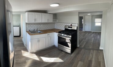 Building Photo - 839 S Wilbur Ave