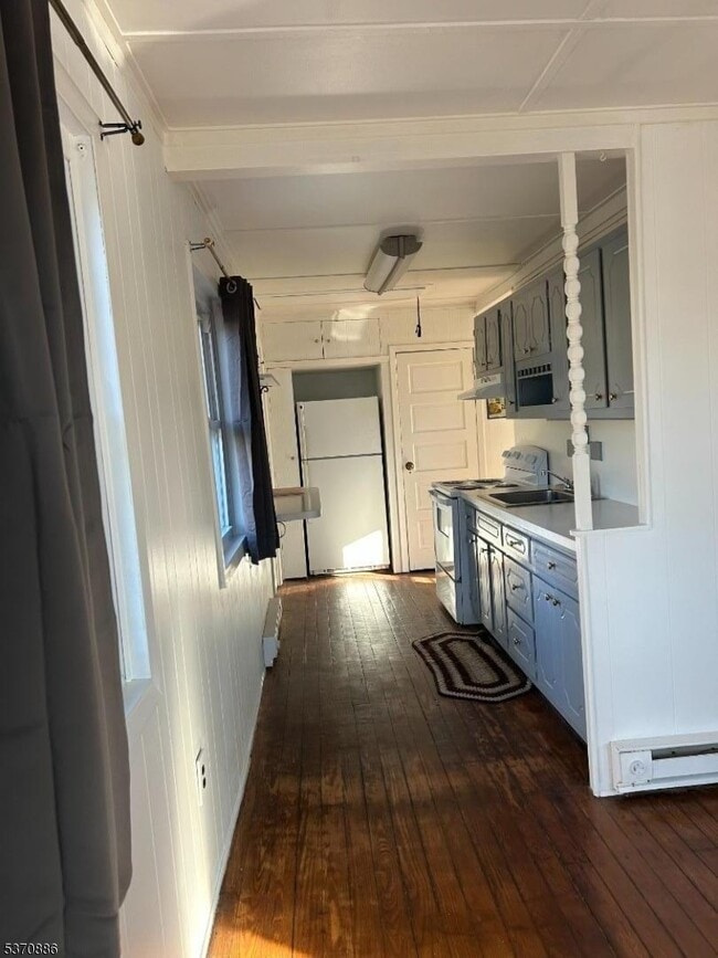 Building Photo - 19 Windemere Ave