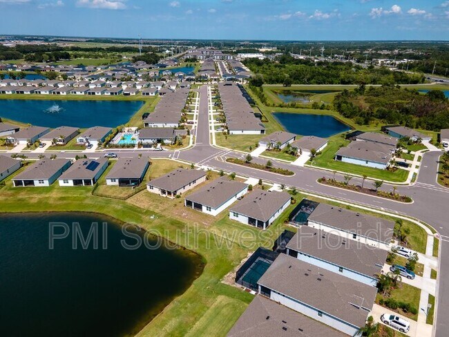 Building Photo - 5928 Silver Palm Blvd