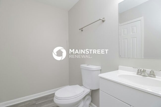 Building Photo - 4 Bedroom Pet-Friendly Home in Apopka, FL with Main Street Renewal