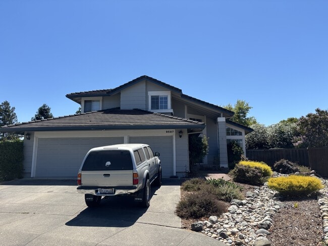 Primary Photo - 9587 Wellington Cir