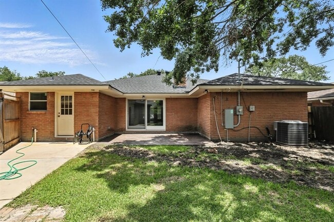 Building Photo - 9226 Kapri Ln