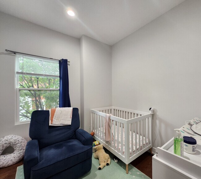 Building Photo - 1444 W Erie St