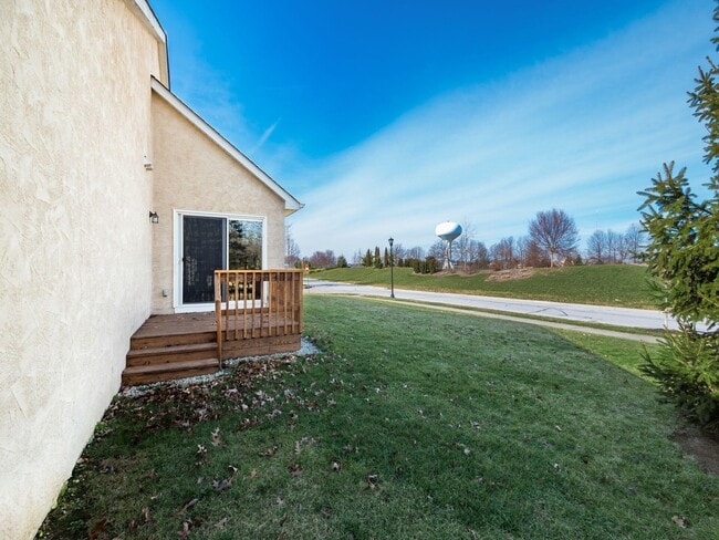 Building Photo - 532 Radcliff Dr