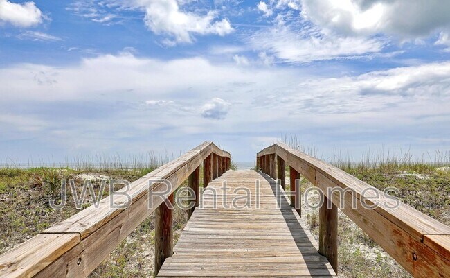 Building Photo - 1328 6th Ave N