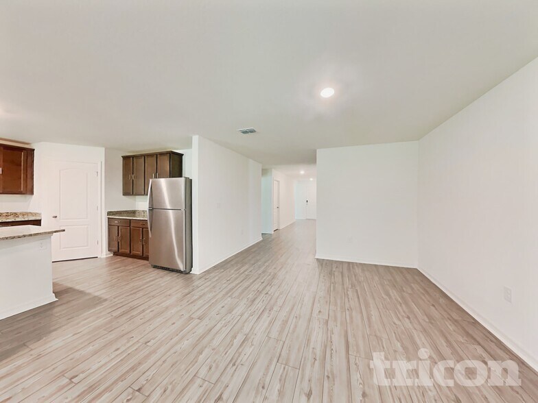 Building Photo - 2 Riverina Dr