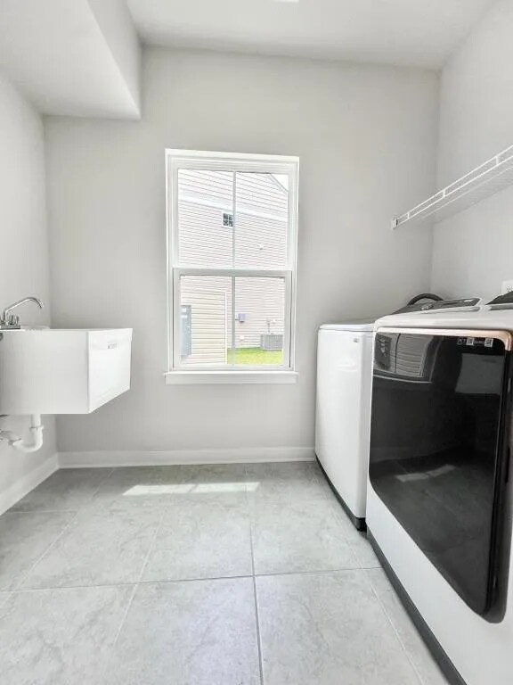 Building Photo - Galil Townhouse