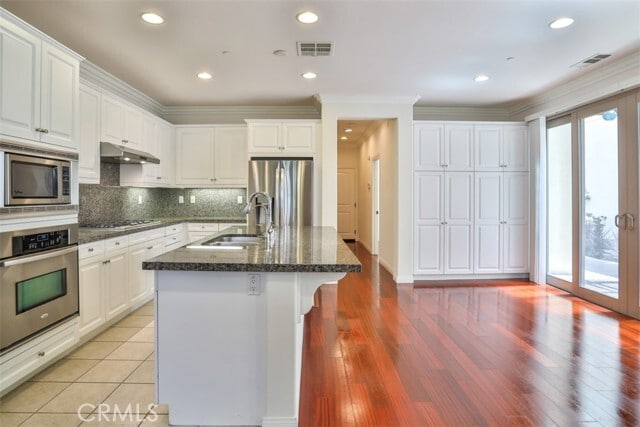 Building Photo - 59 Pathway