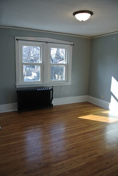 Bedroom 1 - 180 fairview ave s