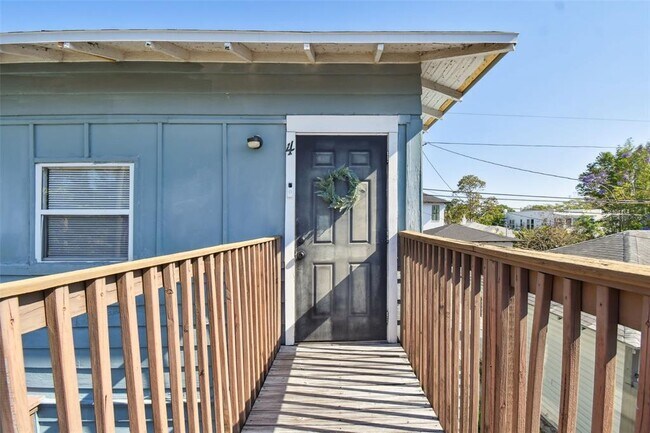 Building Photo - 2445 2nd Ave N