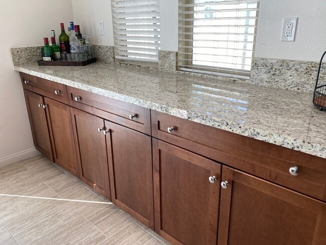 Building Photo - Large & Newer 4 Bedroom/3 Bath House in Sea Glass and Blue Strand Community