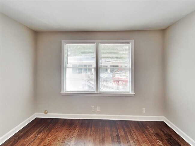 Building Photo - 111 Leathers Cir NW