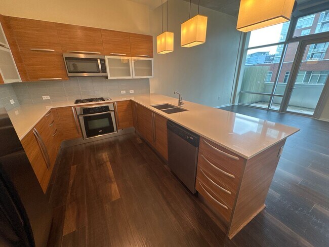 Building Photo - ? Special Offer: Apply and be approved by December 27, 2025, and receive ½ off the first month’s ...