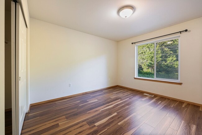 Building Photo - Charming 4-Bedroom Home on Tumwater Hill –...