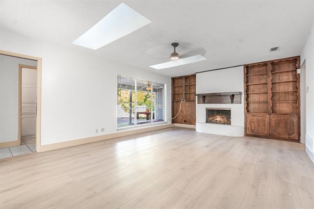 Building Photo - 210 Oak Forest Trail