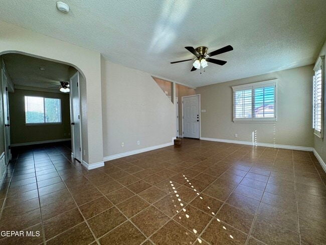 Building Photo - 12270 Tierra Bella Dr