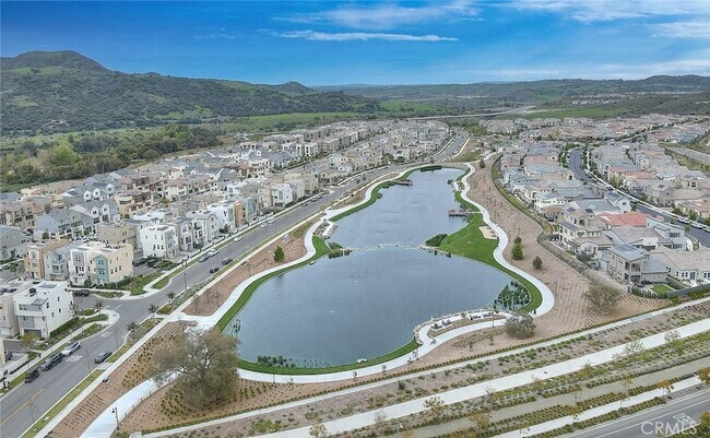 Building Photo - 6 Crown Point Dr