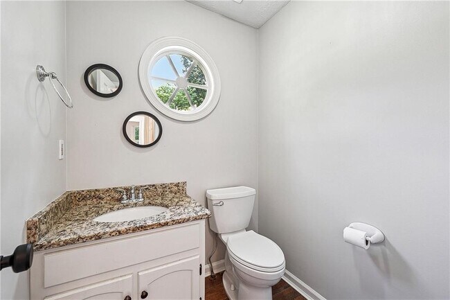 Building Photo - 5600 Surrey Ct