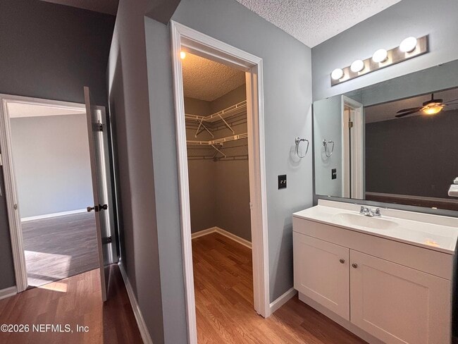 Building Photo - 7866 Aquarius Cir S