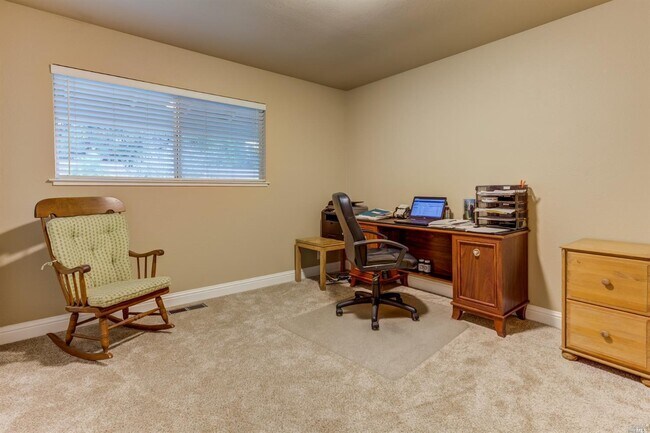 Building Photo - Three Bedroom Single Story Ranch Napa home in Coveted Hidden Valley