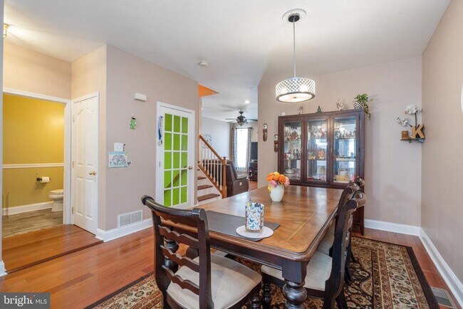 Building Photo - 802 Yarrow Cir
