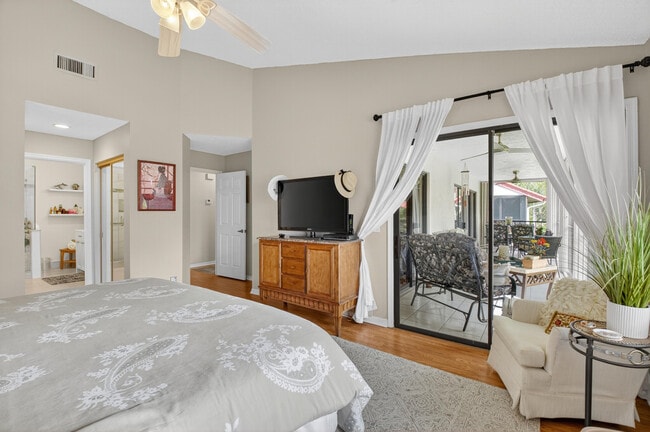 Building Photo - 7677 Lexington Club Blvd