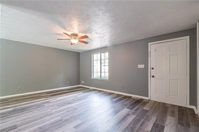 Building Photo - 806 Houndstooth Trail NW