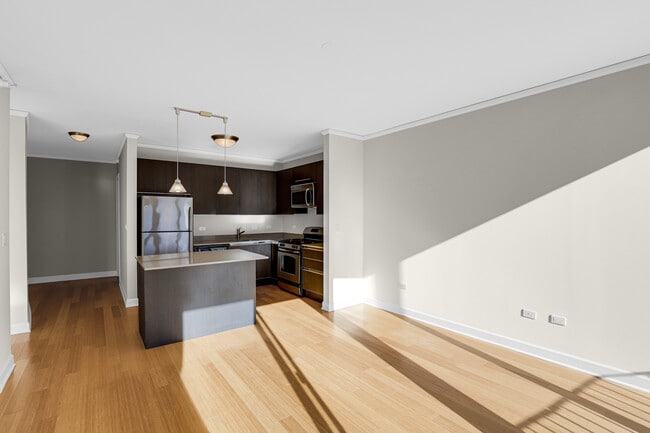 Building Photo - 225 N Columbus Dr