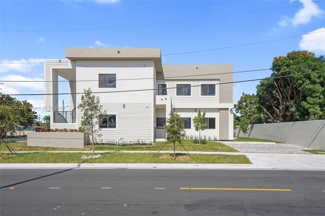 Building Photo - 4307 E 8th Ct