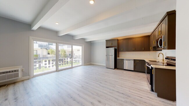 Building Photo - 730 S Serrano Ave