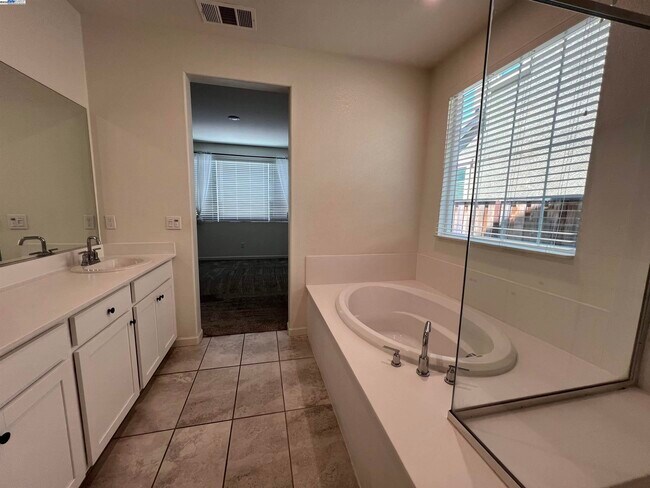 Building Photo - 5463 Alvar Lp