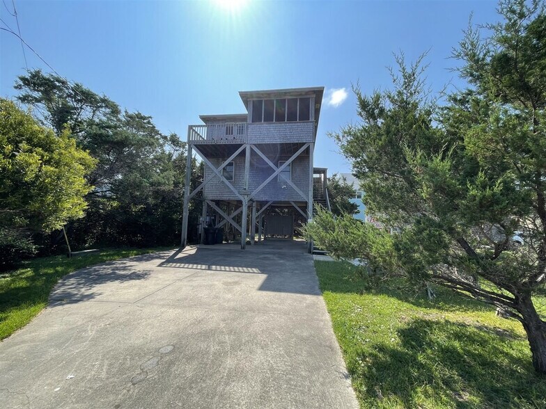 Building Photo - 54205 Marlin Ct
