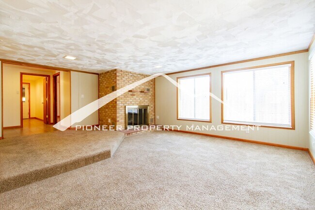 Building Photo - Spacious Home on Quiet Street with 2 Car Garage and Central A/C
