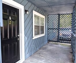 Building Photo - 704 E 22nd St