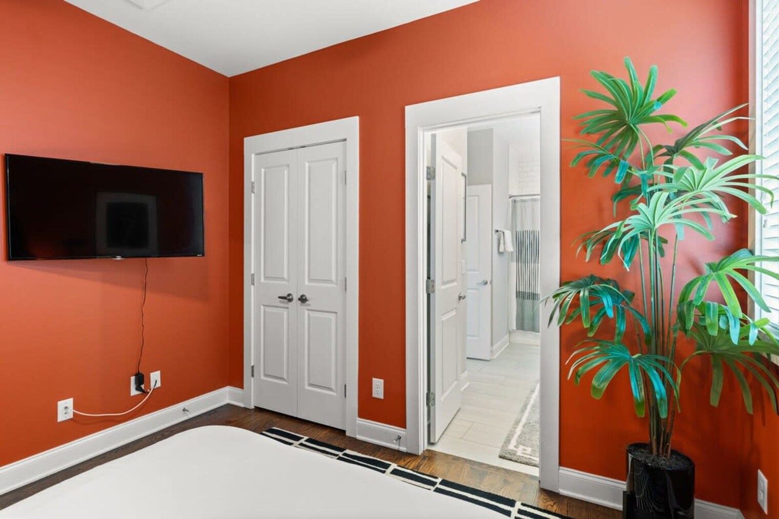 Building Photo - 505 Wedgewood Ave