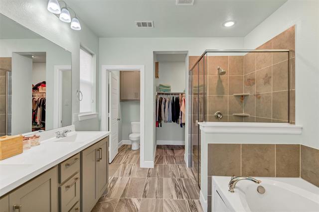 Building Photo - 7500 Foxgrass Pl