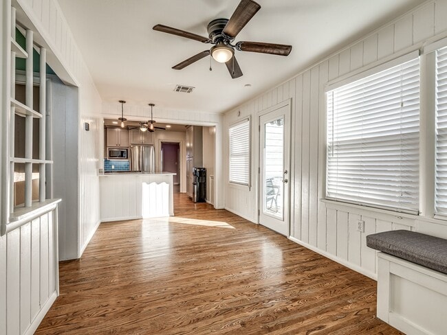 Building Photo - 458 S Indianapolis Ave