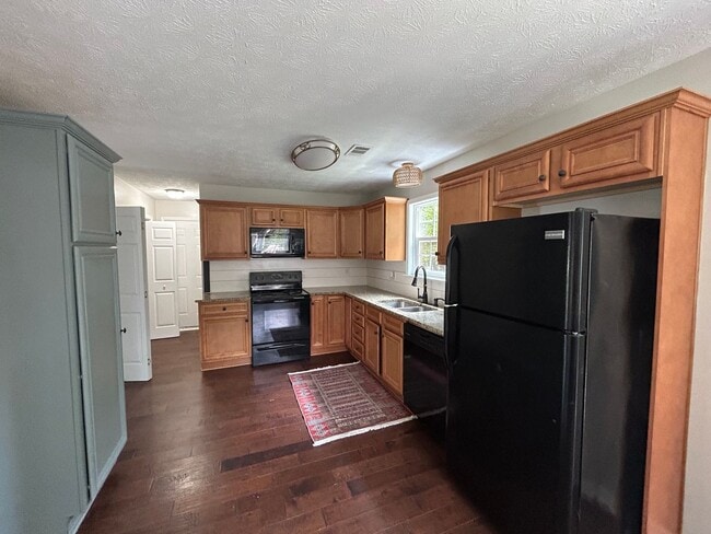 Building Photo - 104 Timber Walk