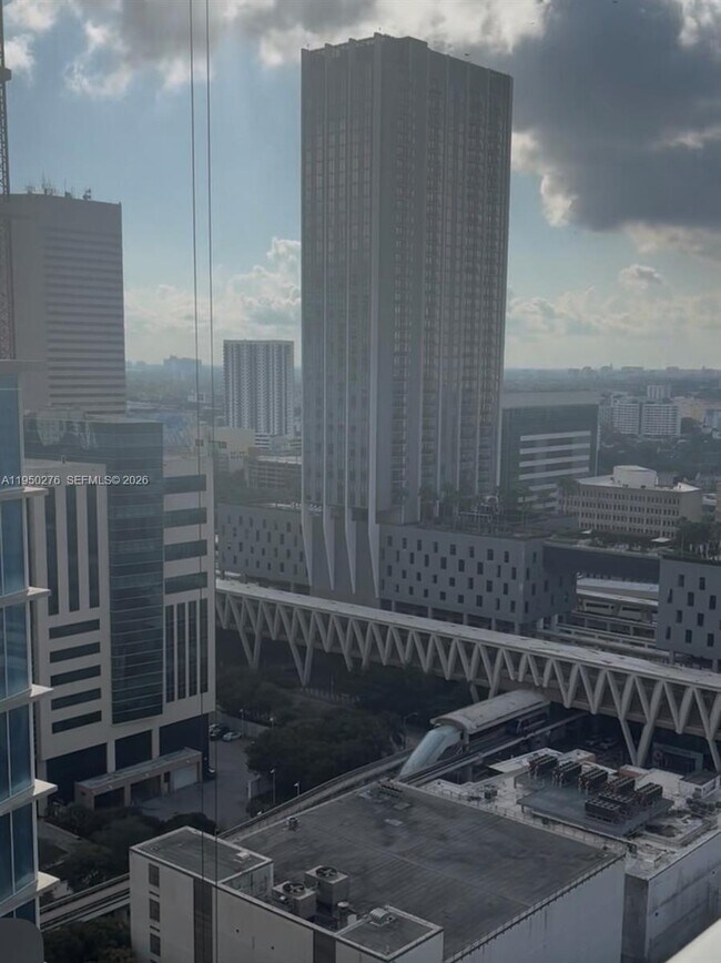 Building Photo - 11 NE 6th St